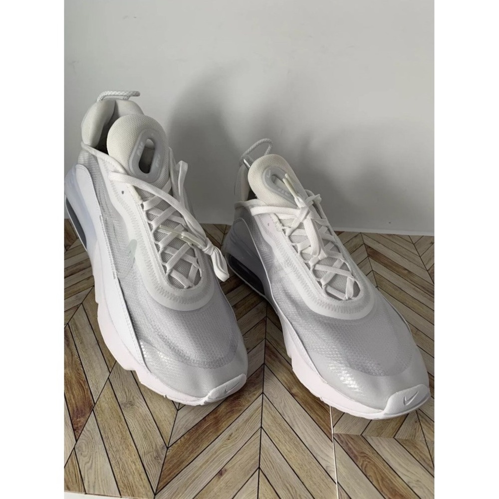 Nike Air Max 2090 White/White-Wolf Grey (BV9977 100) Size 10 R-10.5 L READ